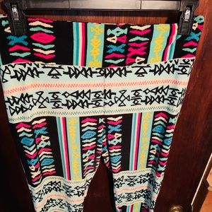 Tall and Curvy LuLaRoe Leggings